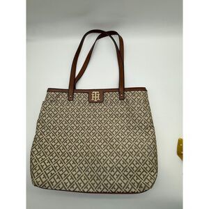Tommy Hilfiger Women’s Shopping Tote Signature Th Brown Handbag